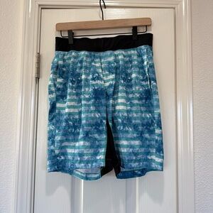 Lululemon Men's THE Shorts Tidal Stripe - Blue and White Size Medium 10"